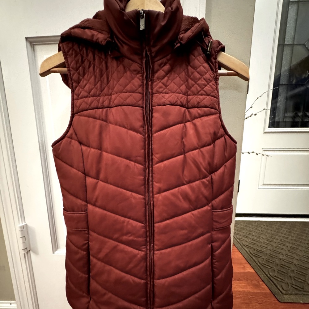 Hooded vest, insulated.